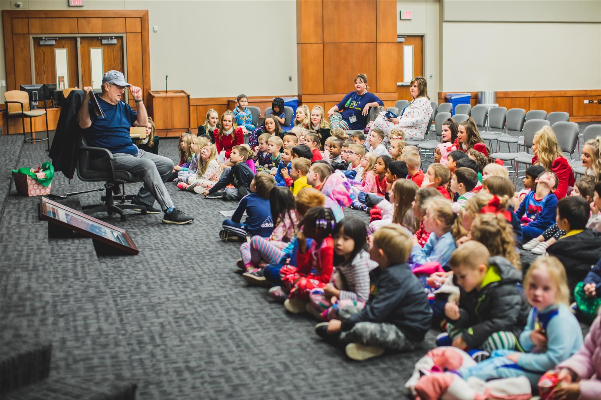 LISD Superintendent Dr. Kevin Rogers reads "The Polar Express" to Forest Vista Kindergarten classes. 2019 