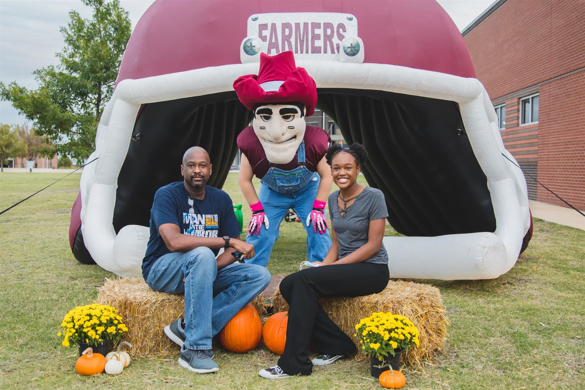 LHS Harmon hosted drive-thru parade for virtual students. 