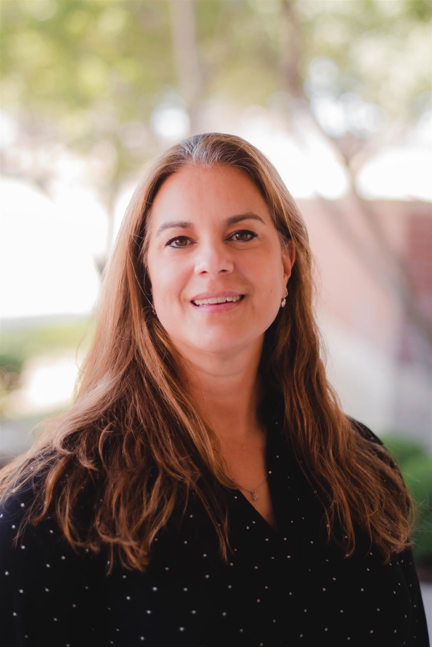 Dr. Vanessa Zavar